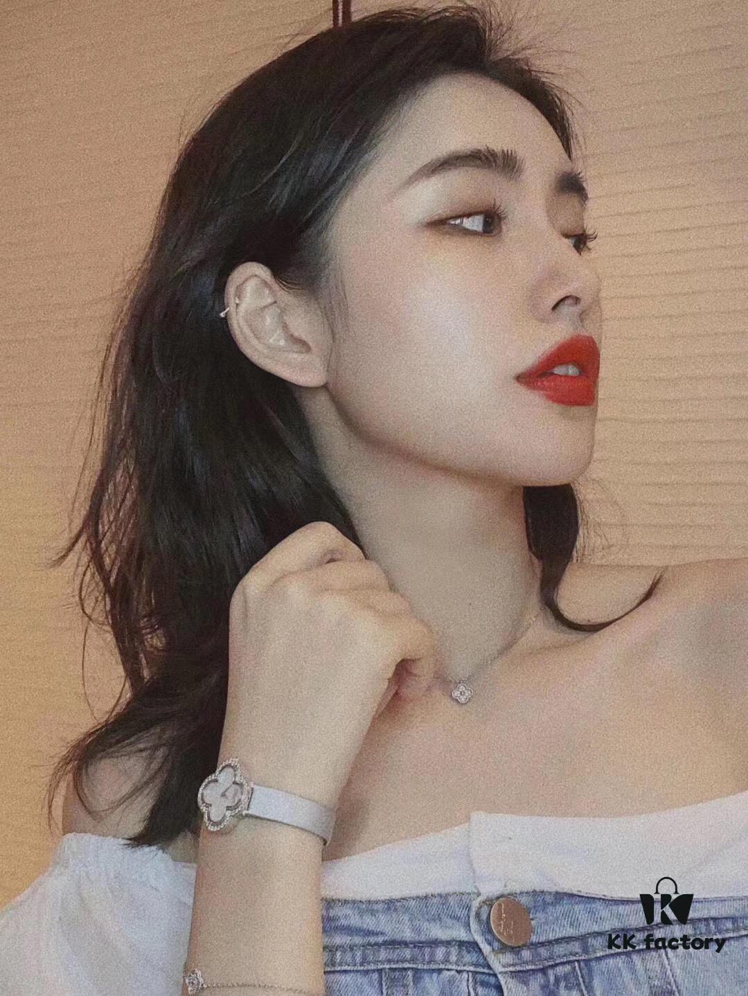 VCA Full Diamond Four-Leaf Clover Necklace in Medium vs Small Size 🍀