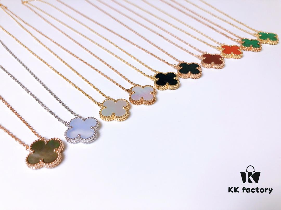 Luxury Purchased Level VCA Van Cleef & Arpels Standard Medium Four-Leaf Clover Necklace