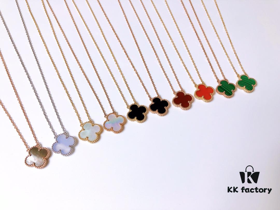 Luxury Purchased Level VCA Van Cleef & Arpels Standard Medium Four-Leaf Clover Necklace