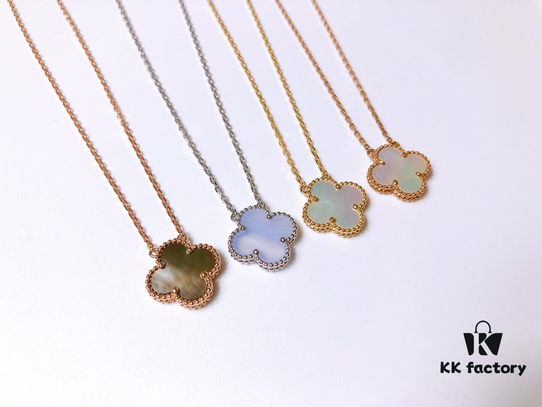 Luxury Purchased Level VCA Van Cleef & Arpels Standard Medium Four-Leaf Clover Necklace