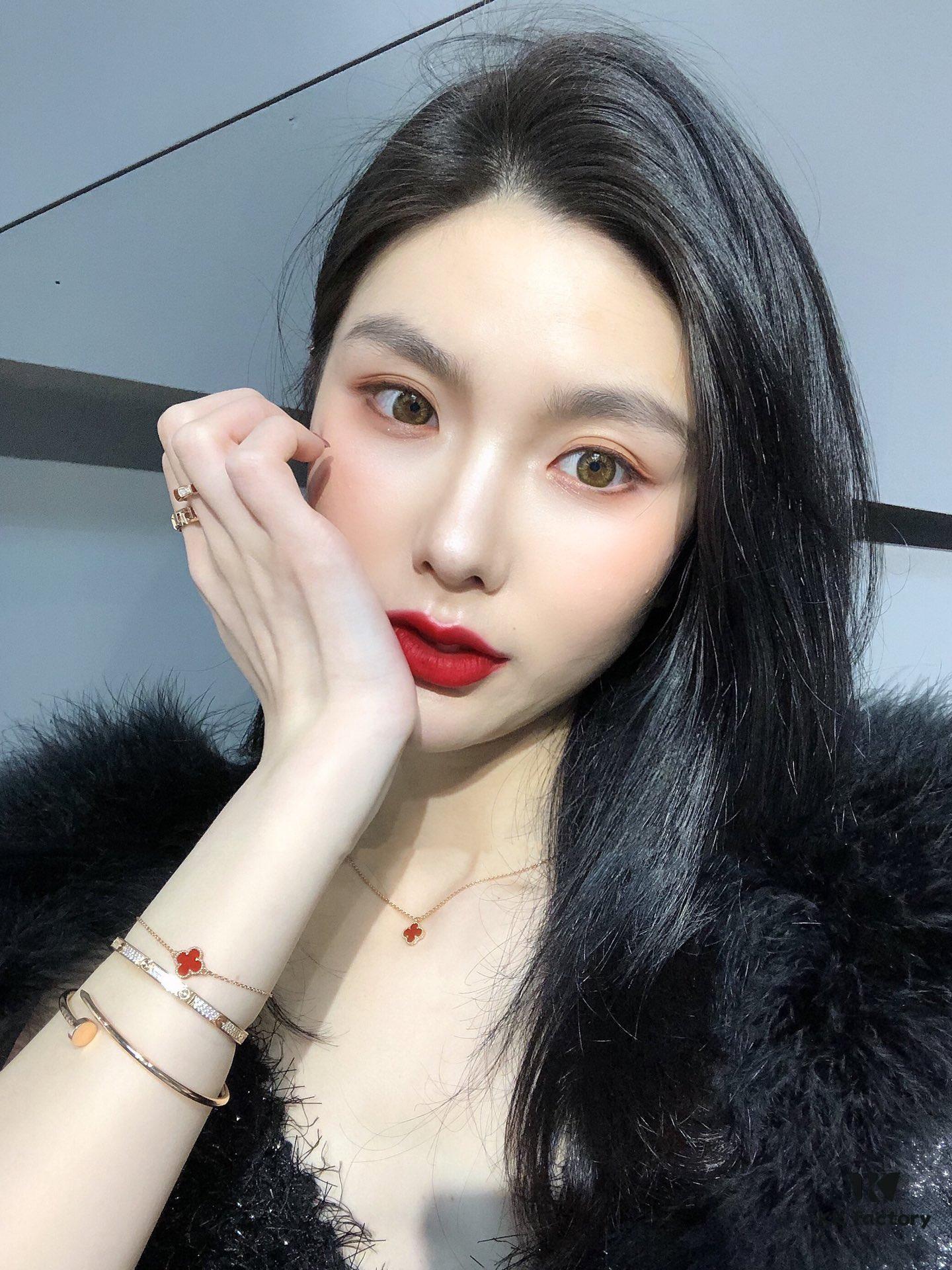 Mini Clover Earrings