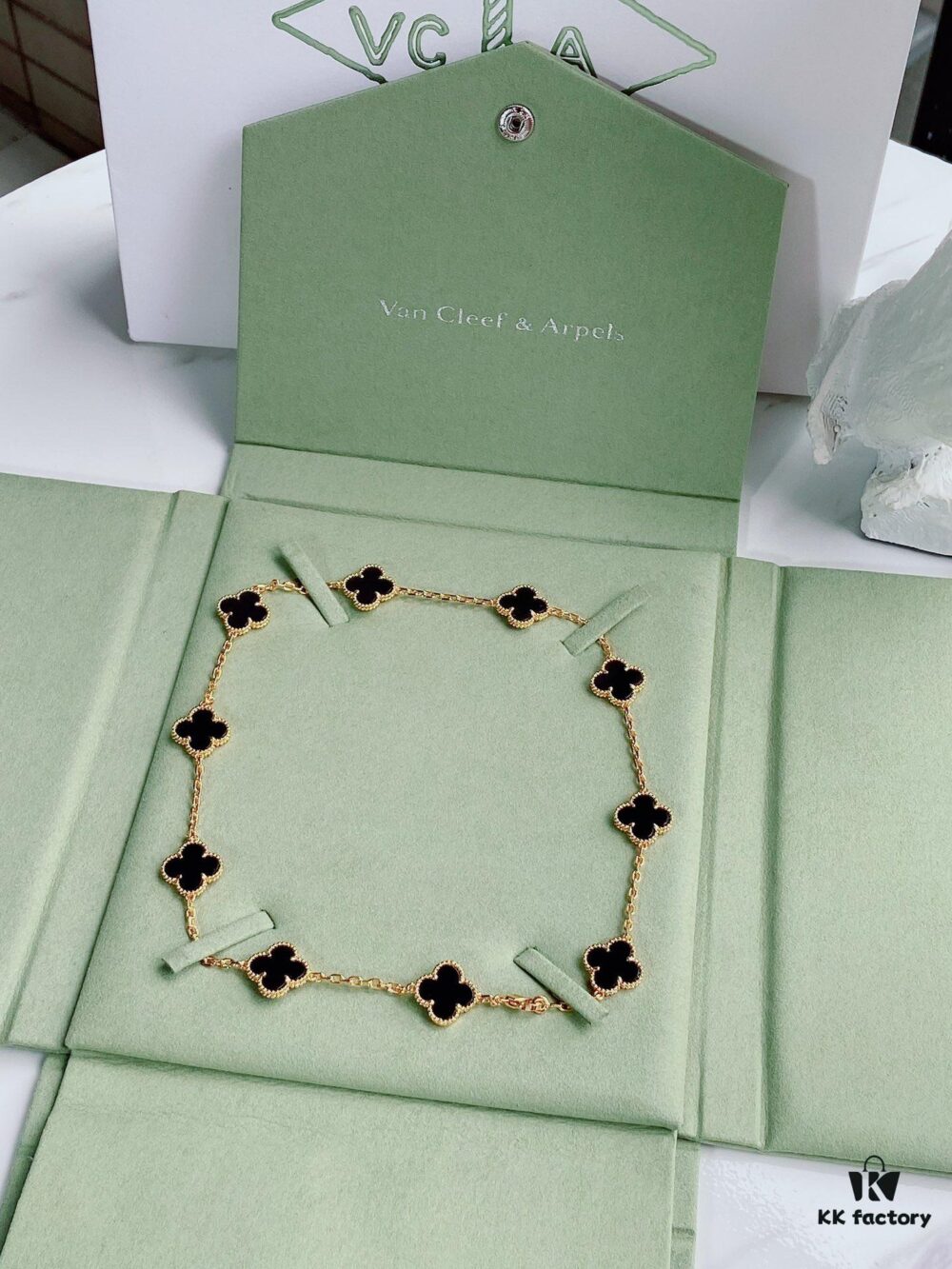 VCA Alhumbert Vintage Ten-Flower Yellow Gold Black Onyx Necklace