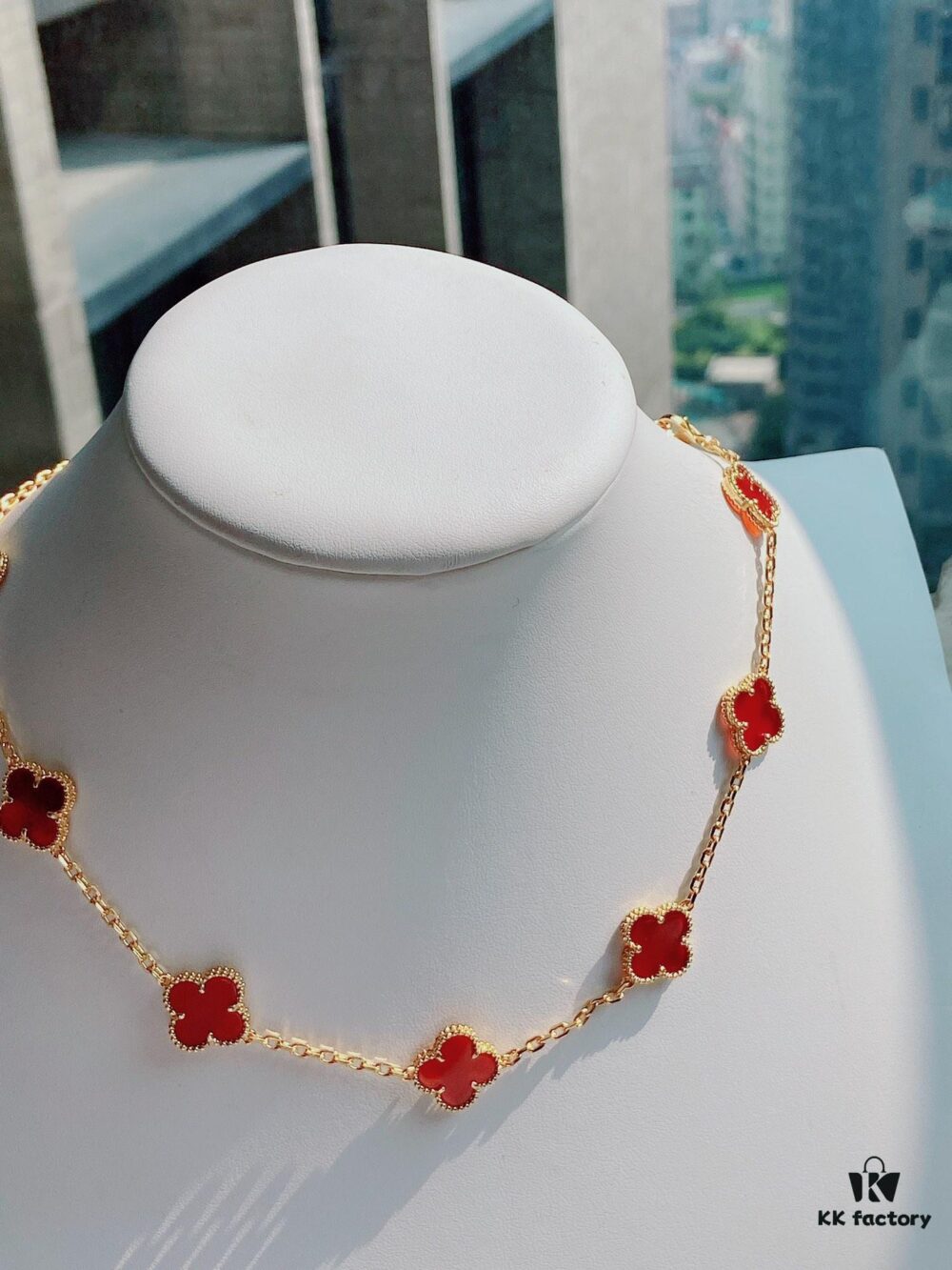 VCA Alhumbra Vintage Ten-Flower Yellow Gold Carnelian Necklace