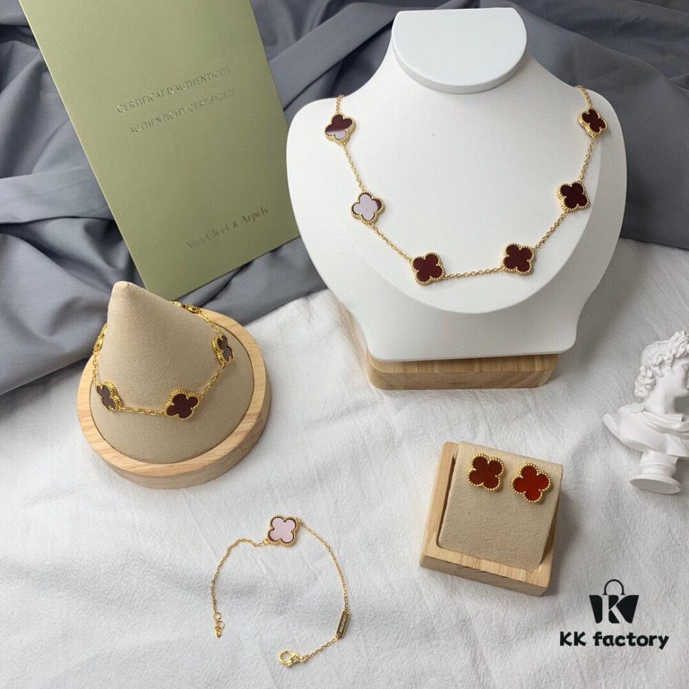 VCA Four-Leaf Clover Lucky Set