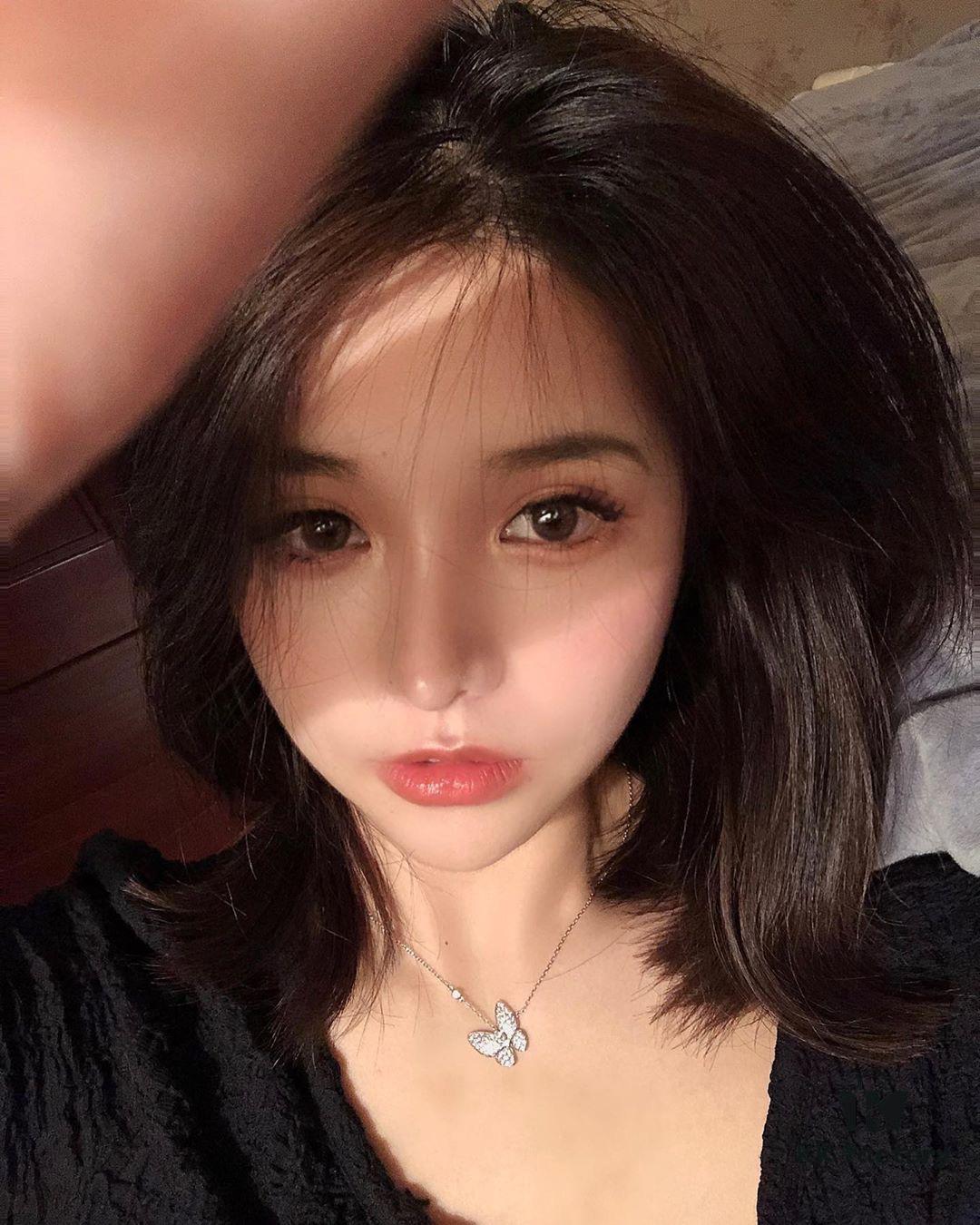 VCA Classic Full Diamond Butterfly Necklace, Luxurious and Elegant Design, Universally Flattering, Must-Have for VCA Enthusiasts