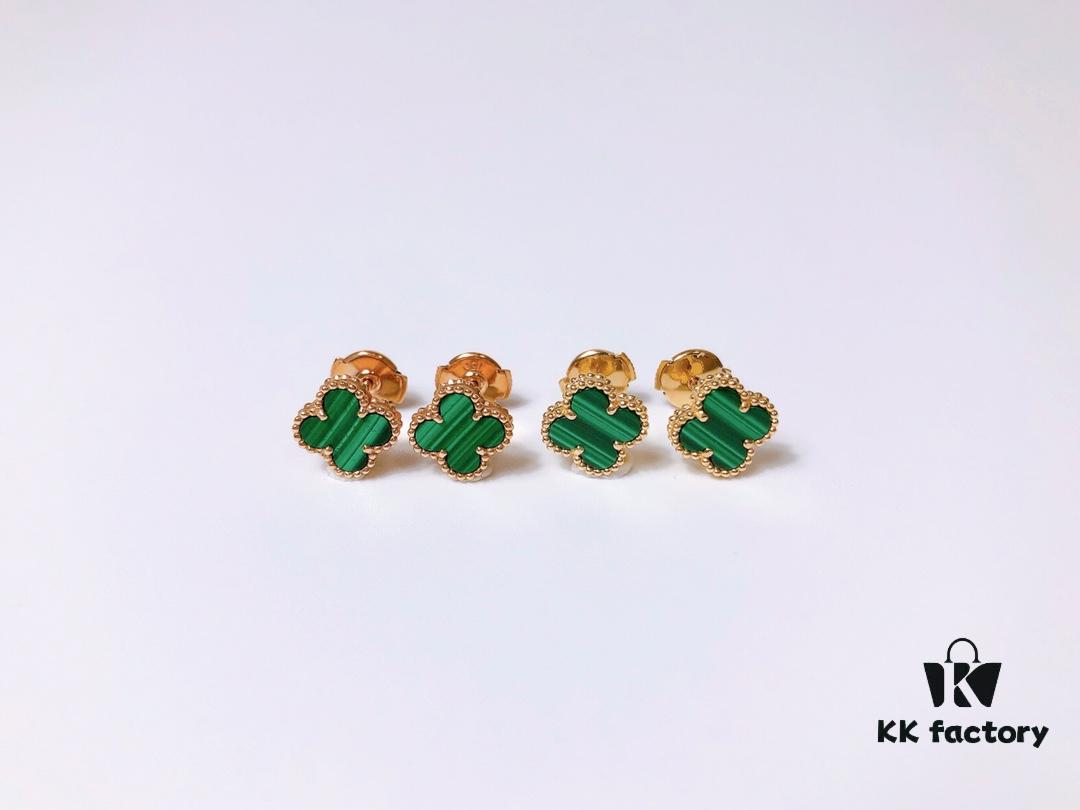 Small Clover Stud Earrings 🍀 In Stock