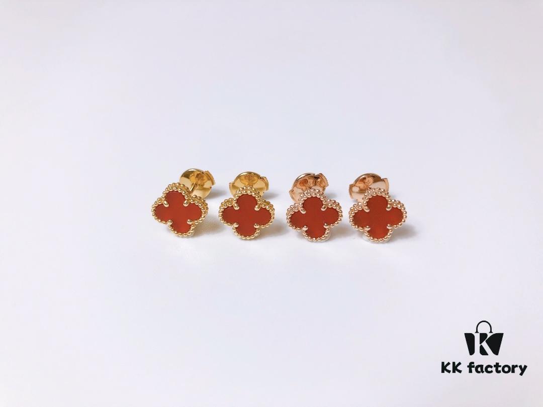 Small Clover Stud Earrings 🍀 In Stock