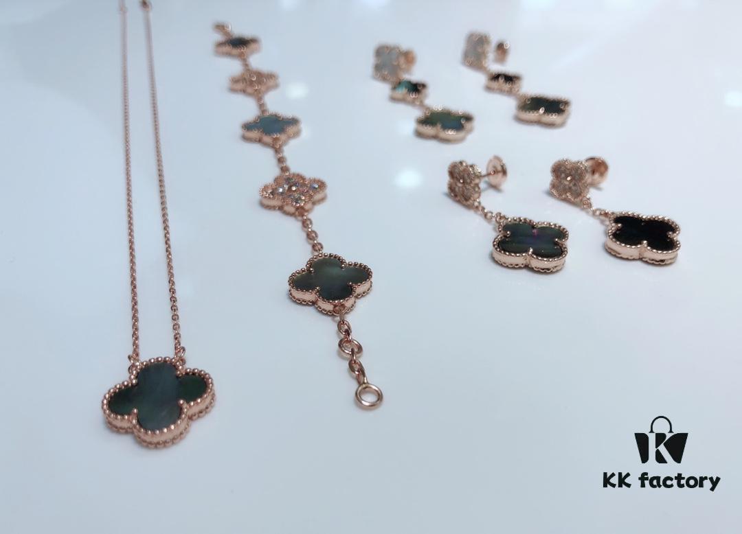 Clover Gray Mother-of-Pearl Set