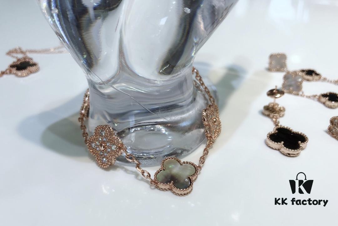 Clover Gray Mother-of-Pearl Set