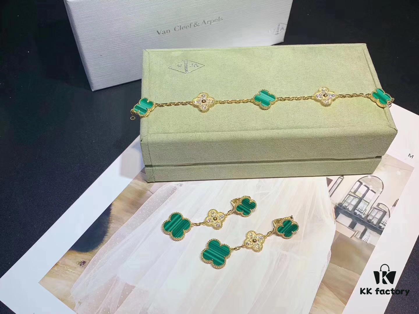 Van Cleef & Arpels VCA Set, Wear as a Complete Set to Instantly Enhance Your Elegance