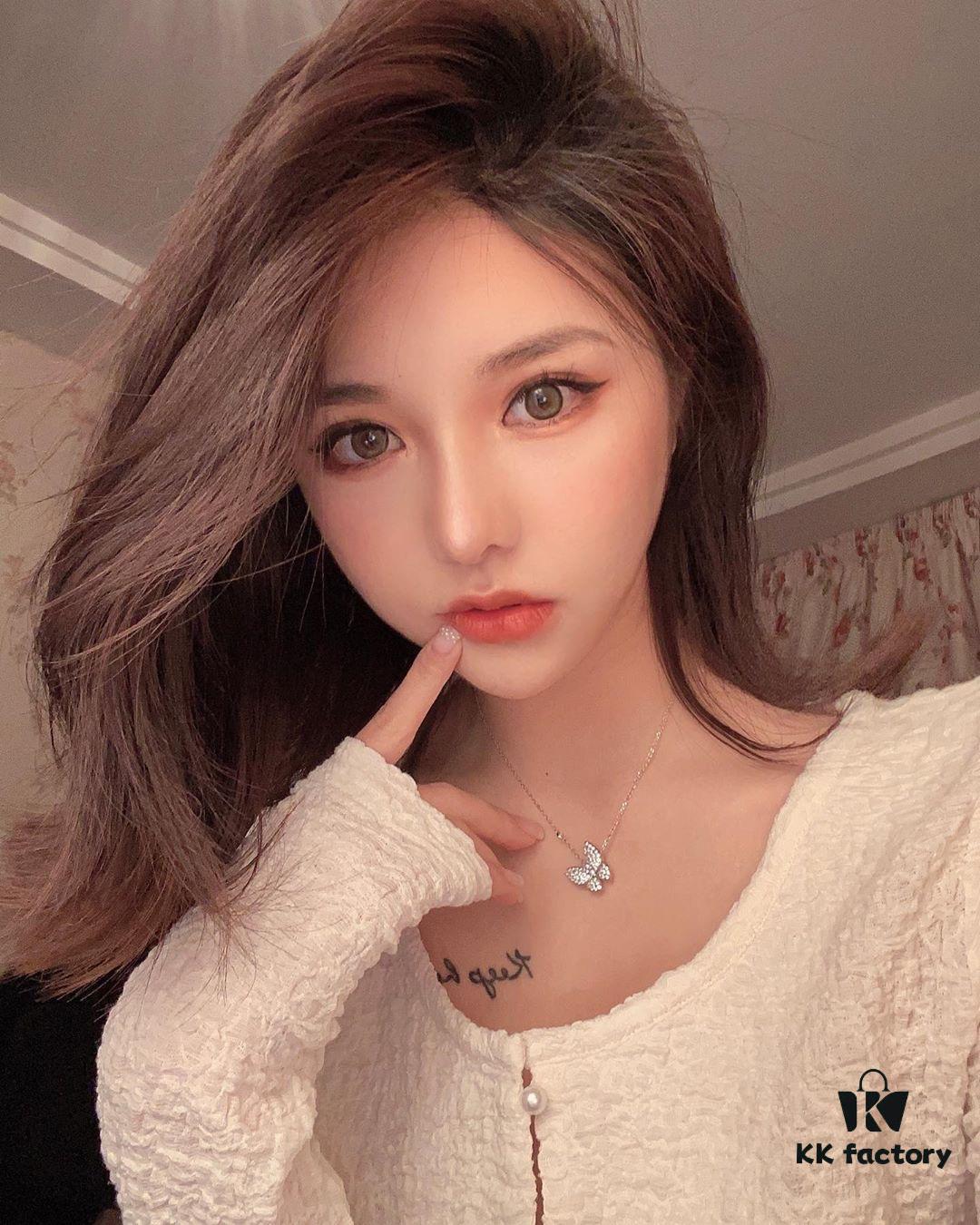 VCA Classic Full Diamond Butterfly Necklace, Luxurious and Elegant Design, Universally Flattering, Must-Have for VCA Enthusiasts