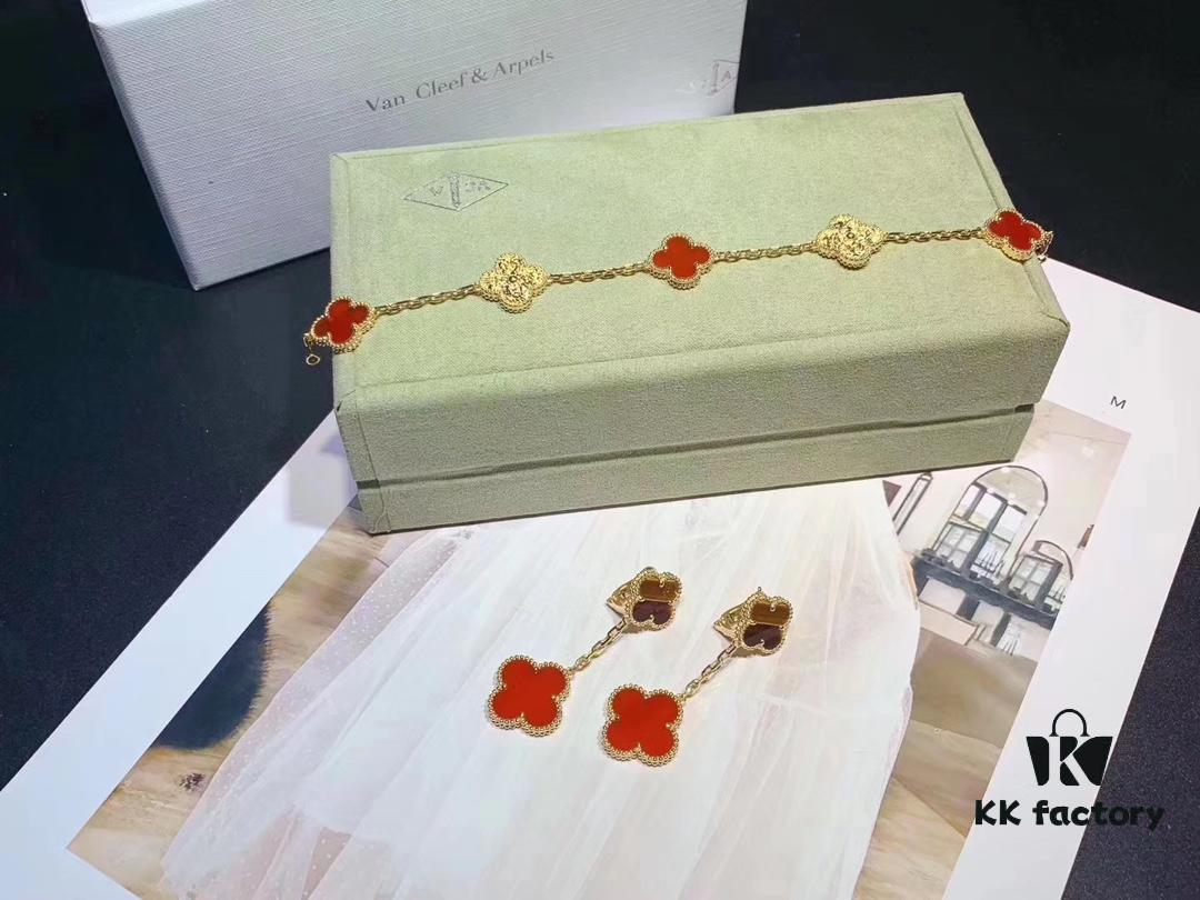 Van Cleef & Arpels VCA Set, Wear as a Complete Set to Instantly Enhance Your Elegance