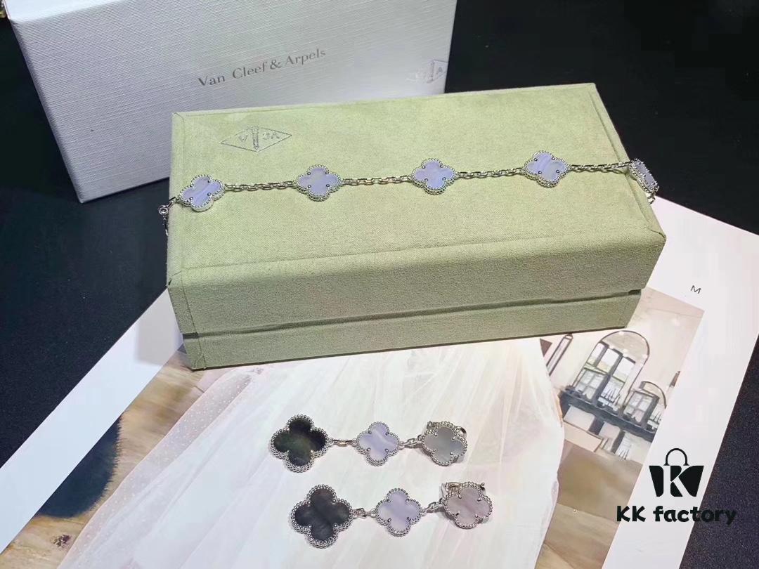 Van Cleef & Arpels VCA Set, Wear as a Complete Set to Instantly Enhance Your Elegance