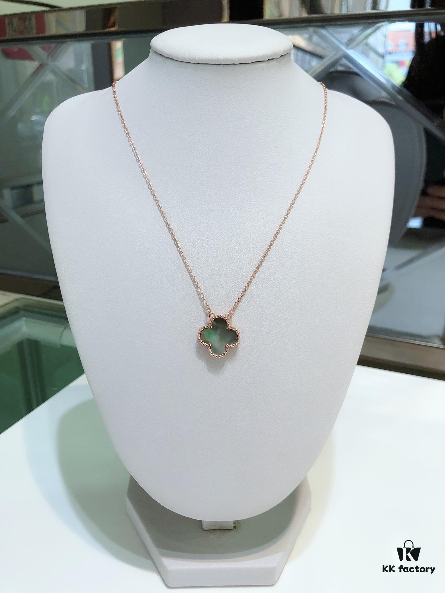 Clover Gray Mother-of-Pearl Set