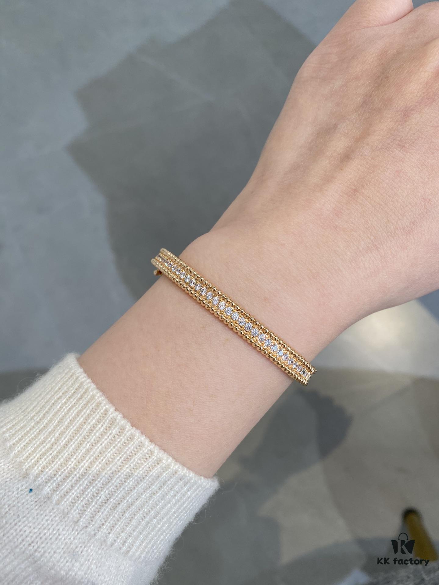 New VCA Four-Leaf Clover Perlee Beaded Bracelet, Single Row Diamond Bracelet, Classic Stacking Design, Vintage and Exquisite