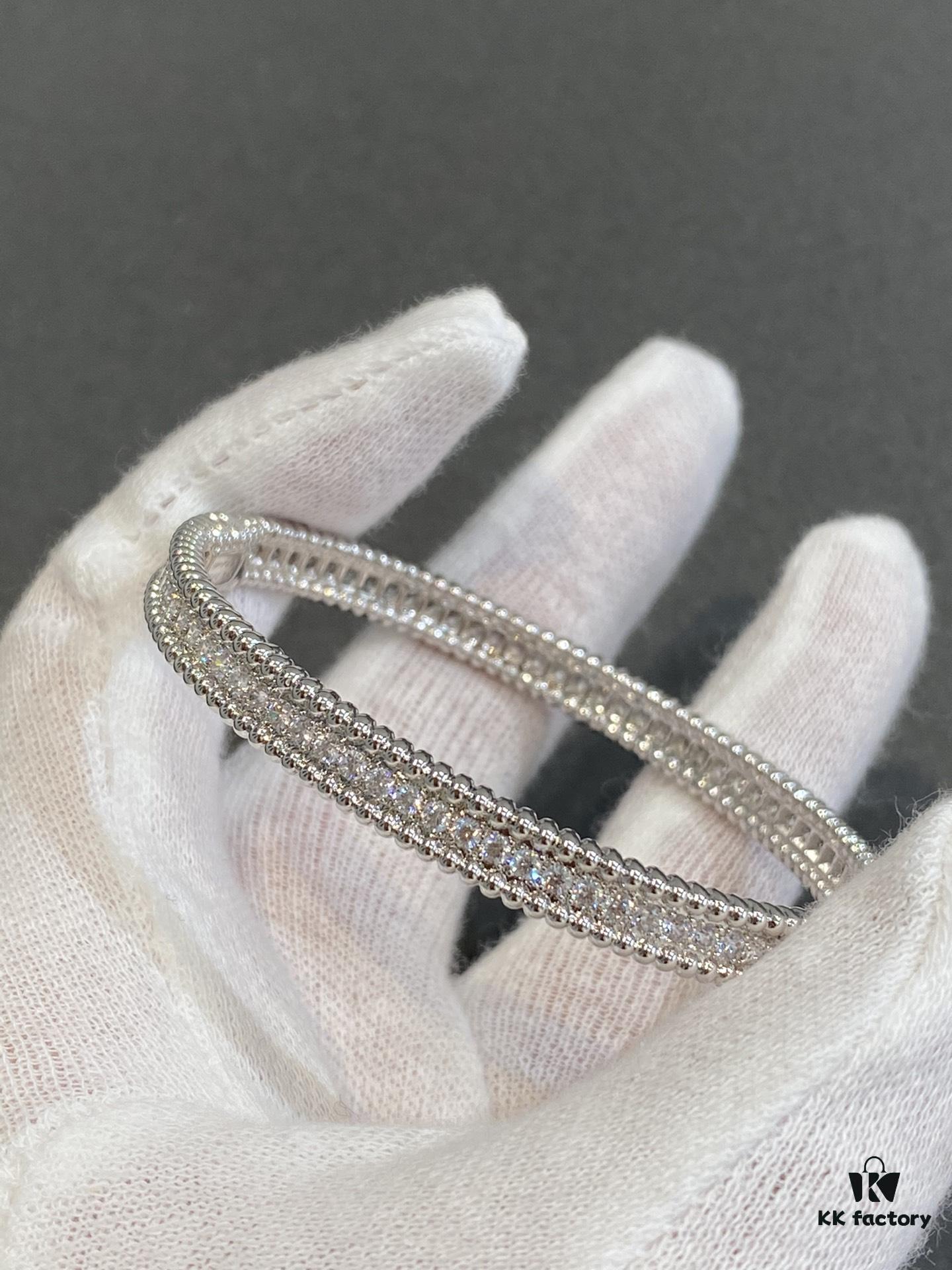 New Vca Four-Leaf Clover Perlee Beaded Bracelet, Single Row Diamond Bracelet, Classic Layering Design, Vintage and Exquisite