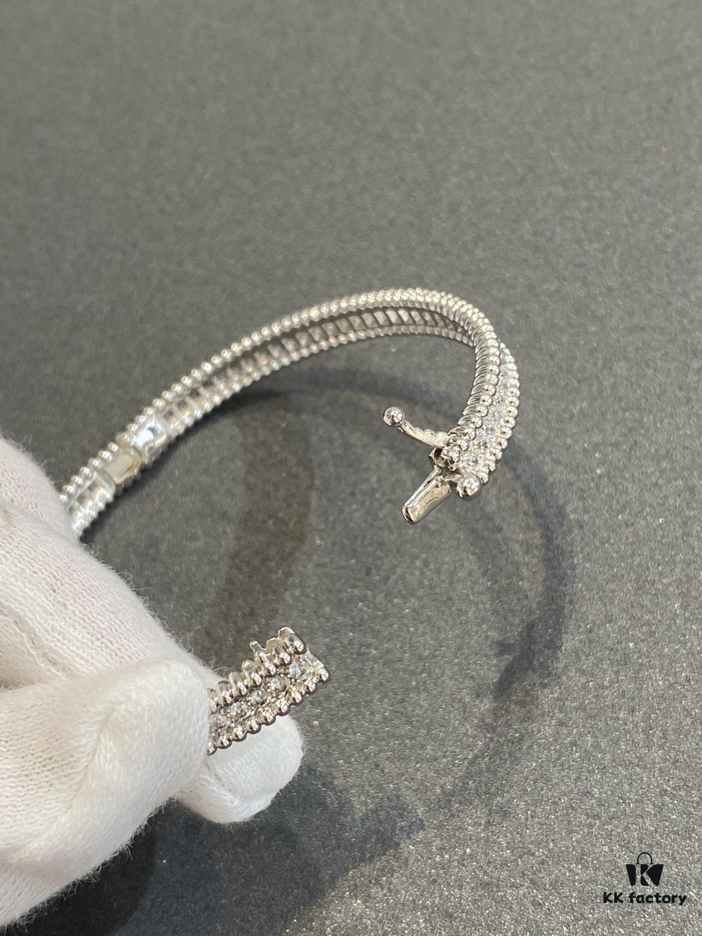 New Vca Four-Leaf Clover Perlee Beaded Bracelet, Single Row Diamond Bracelet, Classic Layering Design, Vintage and Exquisite