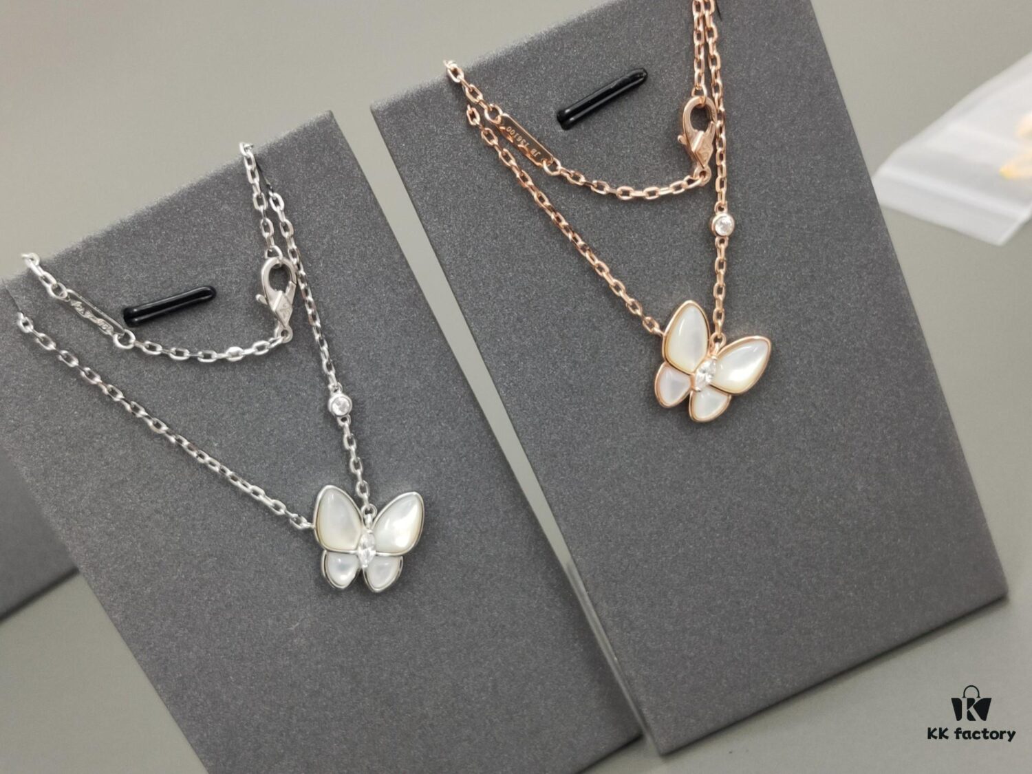 VCA 3D Butterfly White Mother-of-Pearl Pendant Necklace, Classic Jewelry-Grade Design