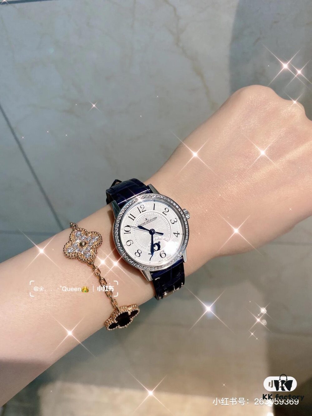 50th Anniversary Limited Gray Mother-of-Pearl Clover Necklace