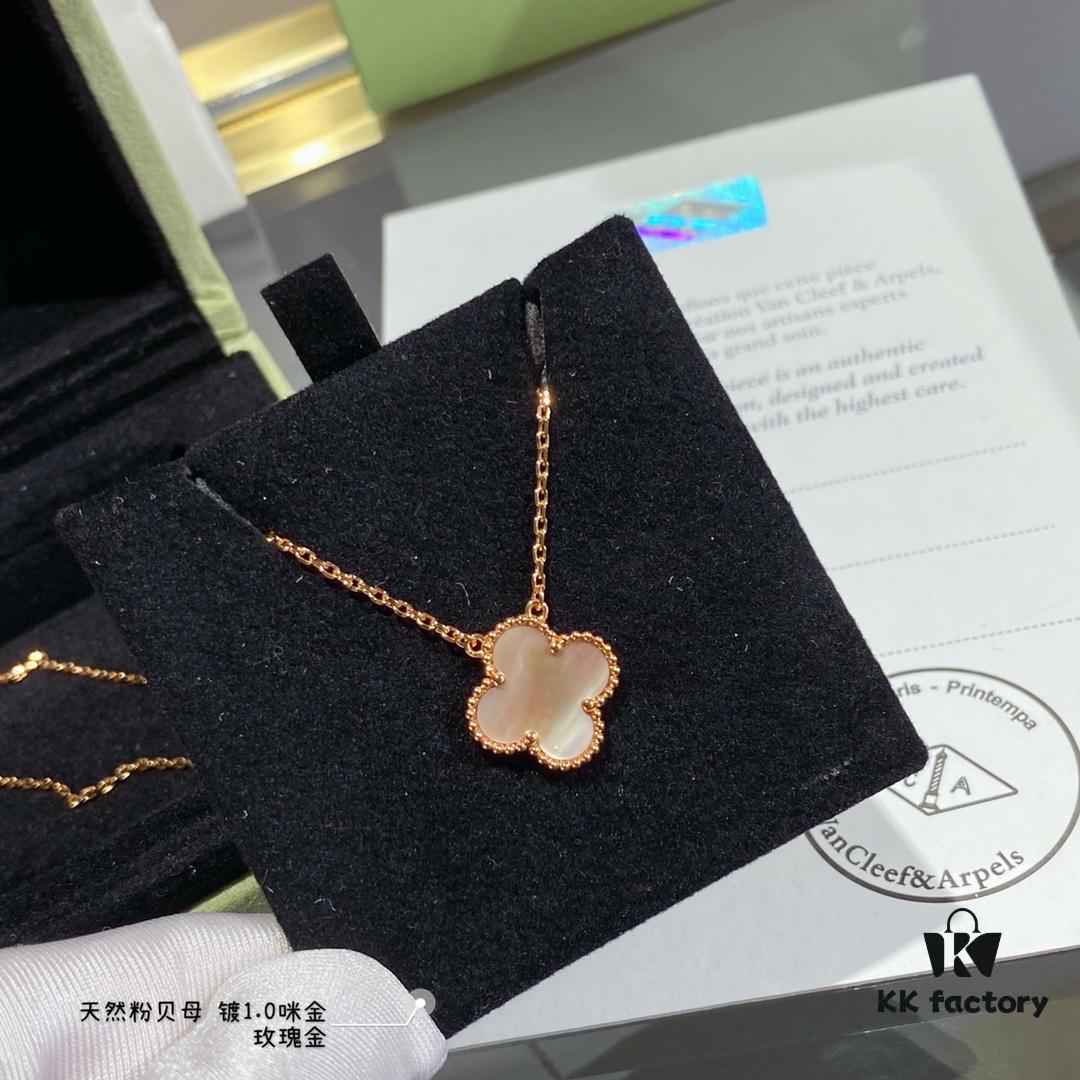 Chunky Chain with CNC Buckle, V Gold Plated Mi Gold, VCA Clover Natural Pink Shell Necklace