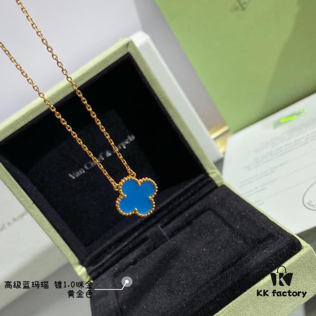 Chunky Chain with CNC Buckle, V Gold Plated Mi Gold, Vca Clover with Premium Blue Agate Necklace