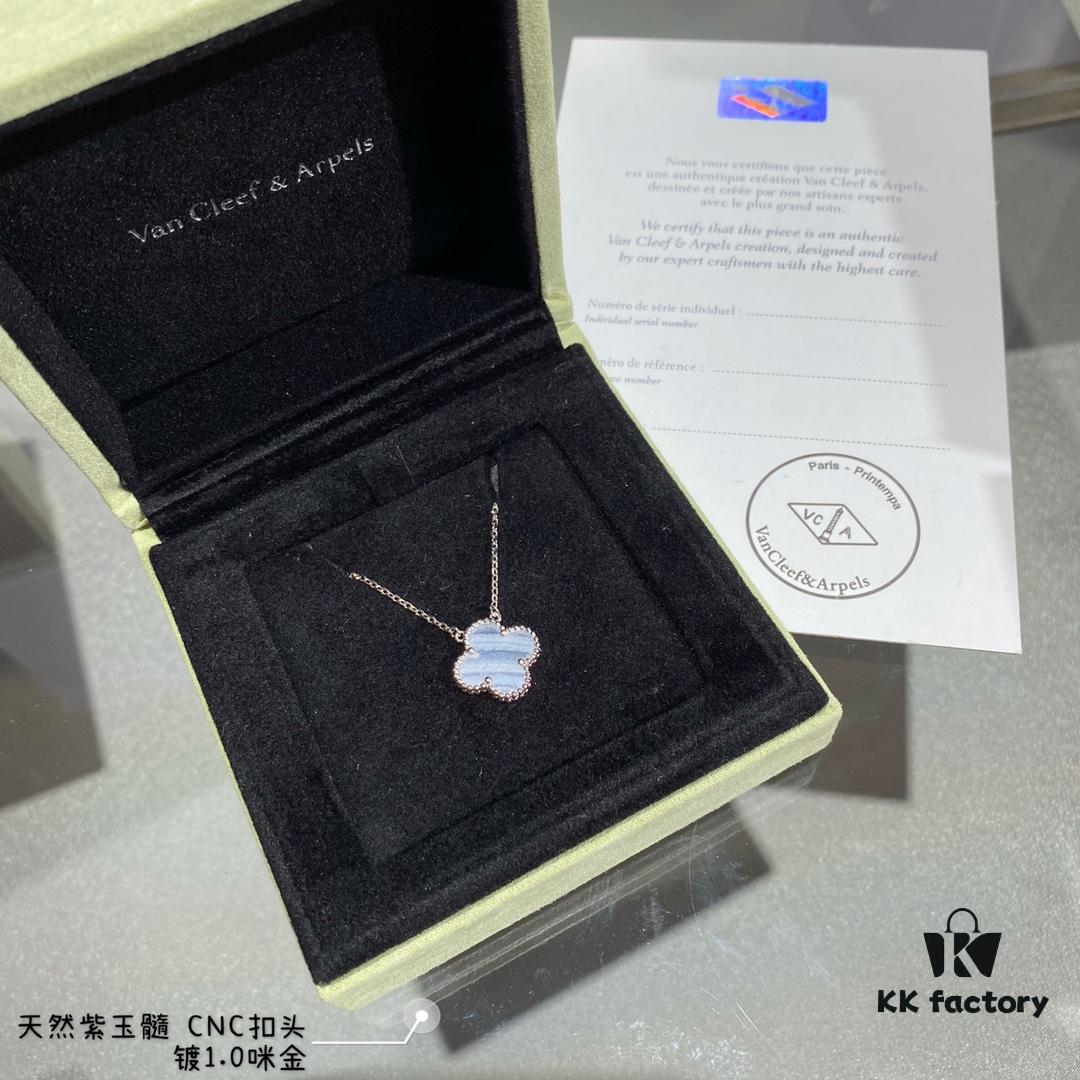 Chunky Chain with CNC-Cut Clasp, V-Plated Gold Finish, Natural Amethyst Chalcedony Four-Leaf Clover Necklace, High-Precision Craftsmanship