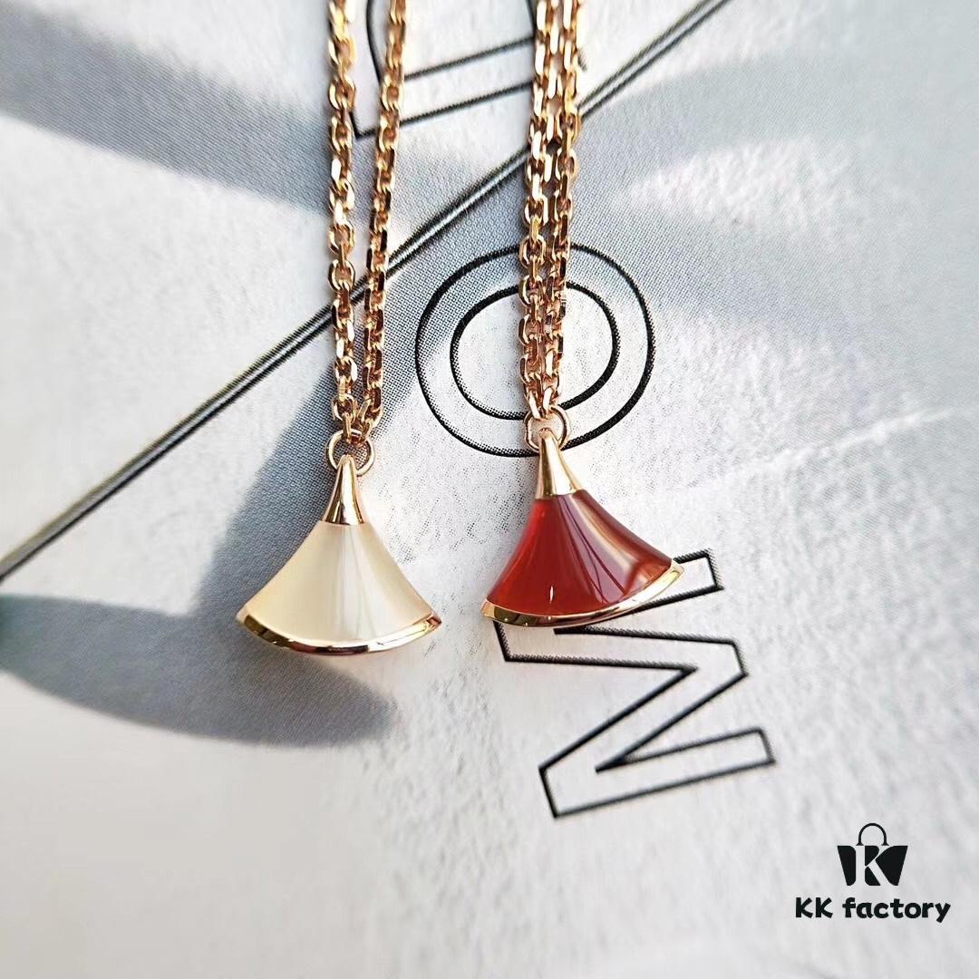 BV DIVA Bracelet, Limited Stock, Original Custom Design, White Pearl Mother of Pearl and Red Carnelian, Absolutely Elegant and High-End! Authentic Original Clasp, You'll Love It as Soon as You Receive It!