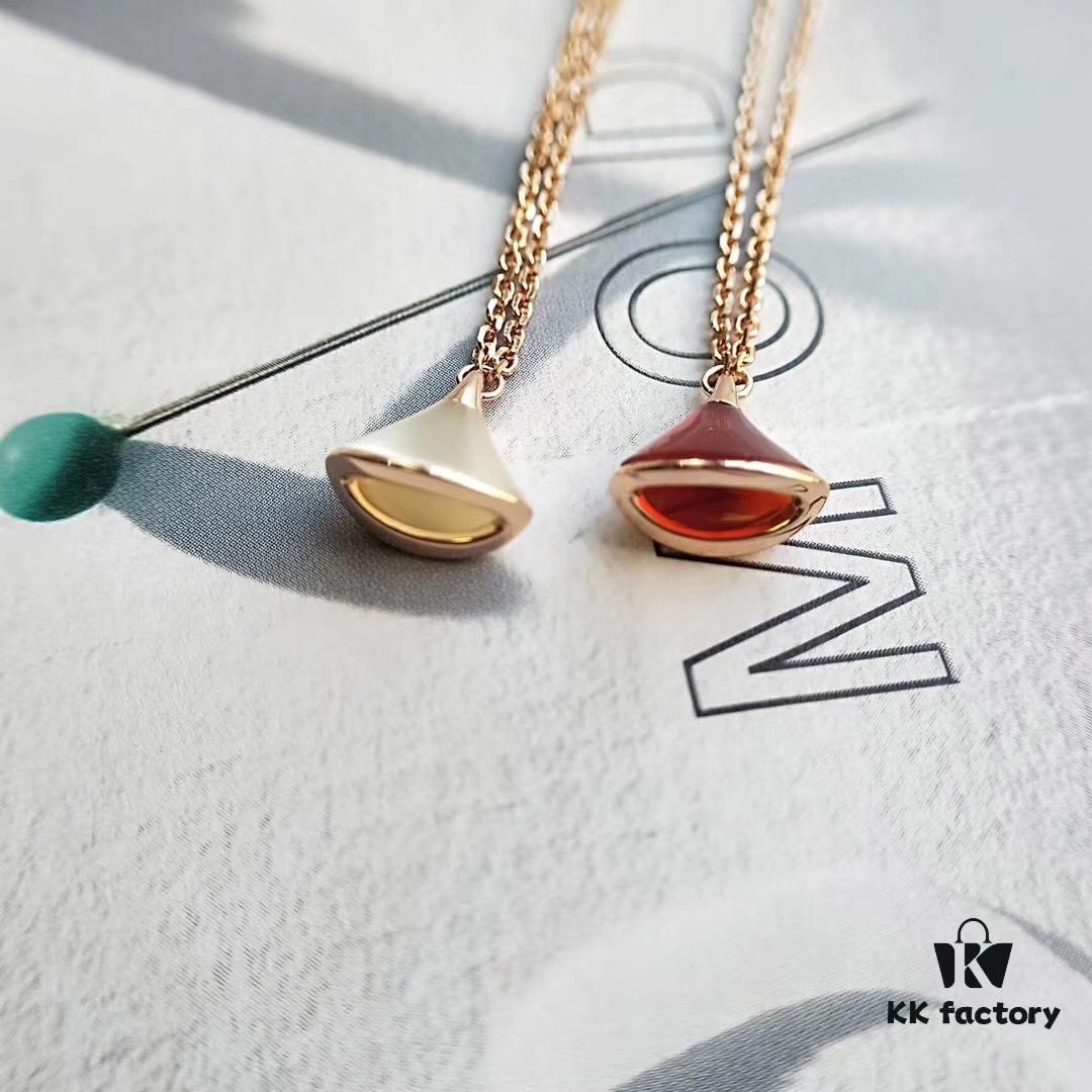 BV DIVA Bracelet, Limited Stock, Original Custom Design, White Pearl Mother of Pearl and Red Carnelian, Absolutely Elegant and High-End! Authentic Original Clasp, You'll Love It as Soon as You Receive It!