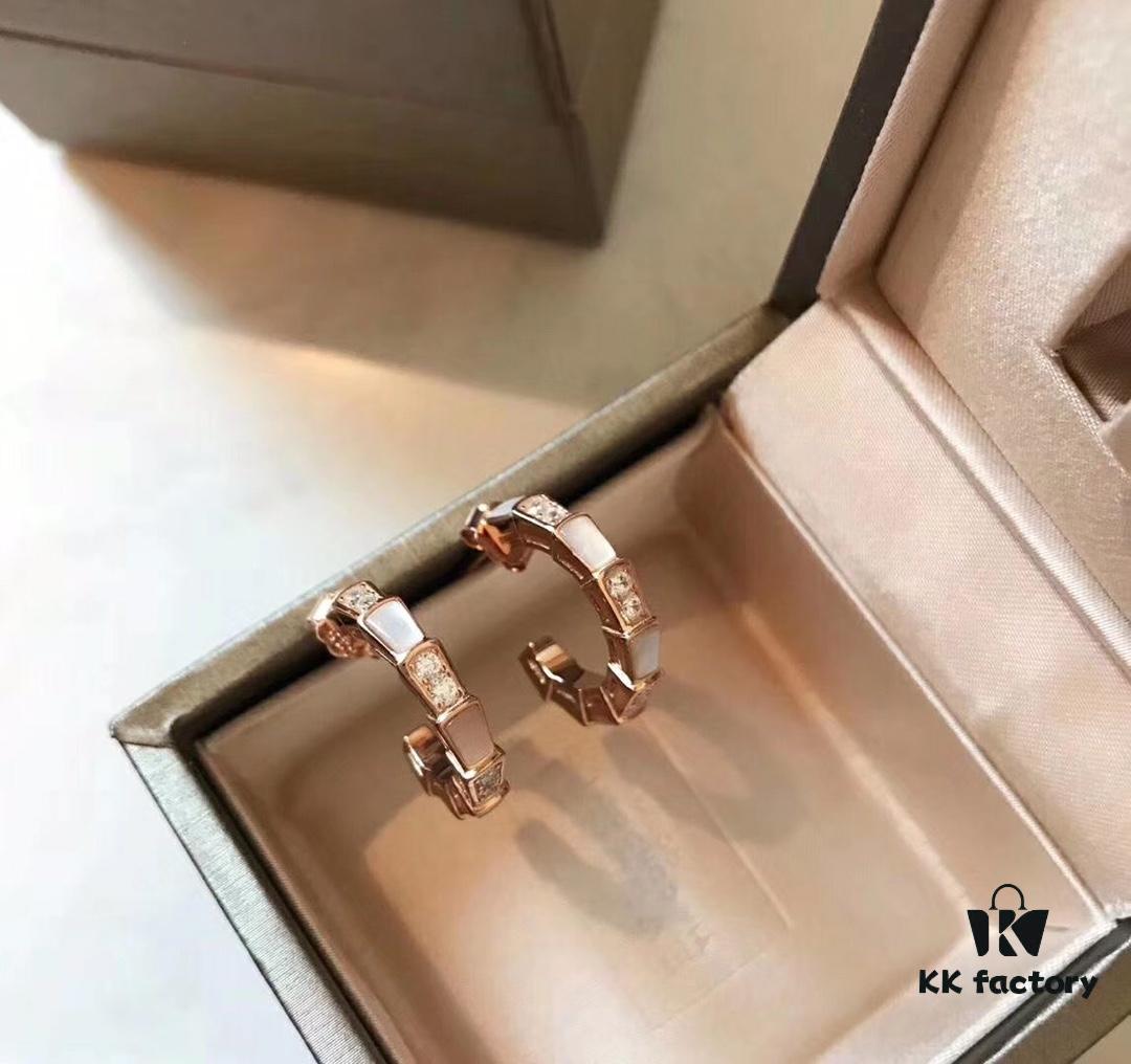 👑【Top-tier Replica】BVLGARI Classic Revival - Exclusive Online, Hot Selling Natural Shell Earrings, Serpenti Design with Sparkling Diamonds, Elegant and Feminine Lines, Thickened 925 Sterling Silver with Gold Plating, Genuine Mother-of-Pearl, Authentic Engraving