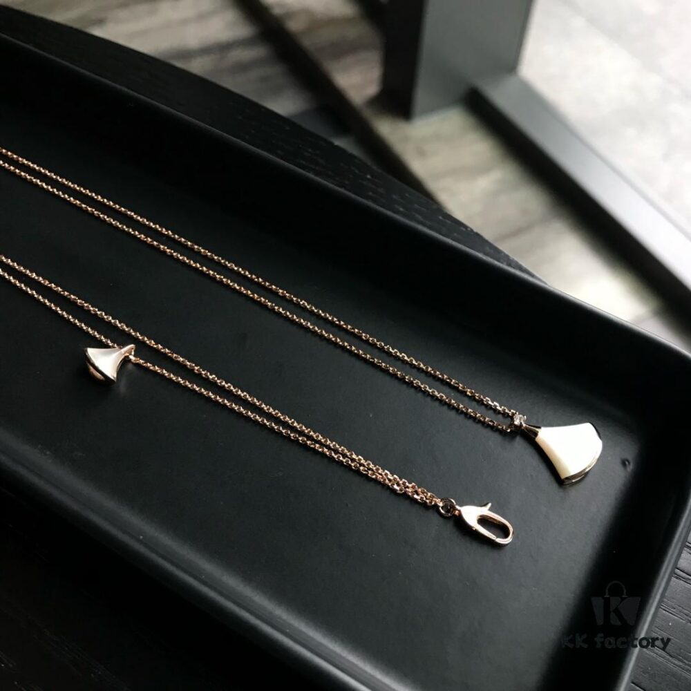 Top-Tier Custom Bvlgari Diva Series Fan-Shaped Set - White Mother of Pearl Dress Necklace and Bracelet, 18K Rose/White Gold Plated High-End Design