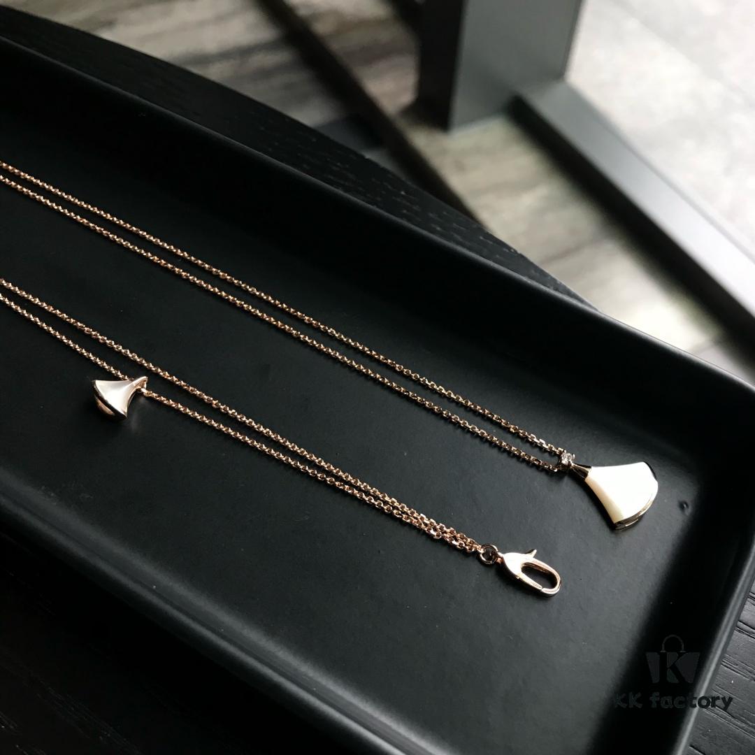 Top-Tier Custom Bvlgari Diva Series Fan-Shaped Set - White Mother of Pearl Dress Necklace and Bracelet, 18K Rose/White Gold Plated High-End Design