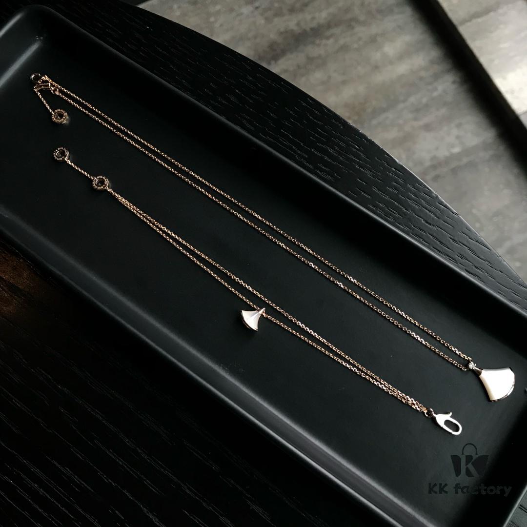 Top-Tier Custom Bvlgari Diva Series Fan-Shaped Set - White Mother of Pearl Dress Necklace and Bracelet, 18K Rose/White Gold Plated High-End Design
