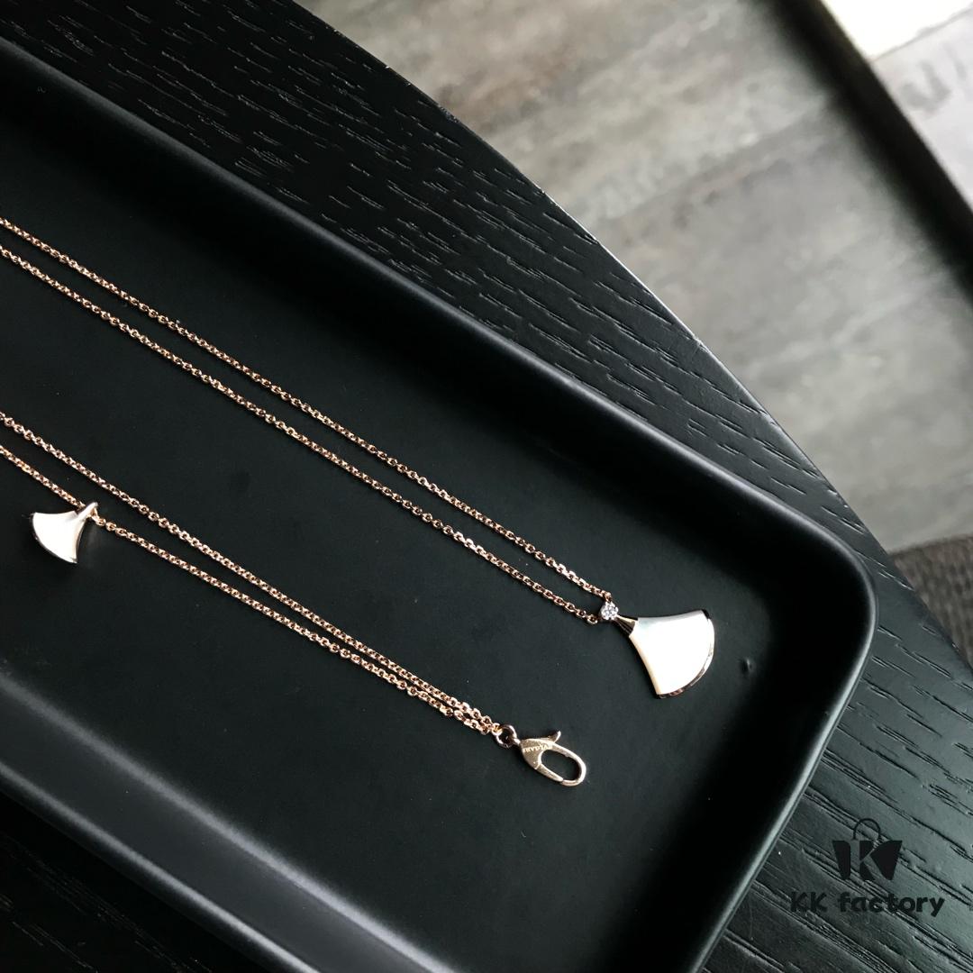 Top-Tier Custom Bvlgari Diva Series Fan-Shaped Set - White Mother of Pearl Dress Necklace and Bracelet, 18K Rose/White Gold Plated High-End Design
