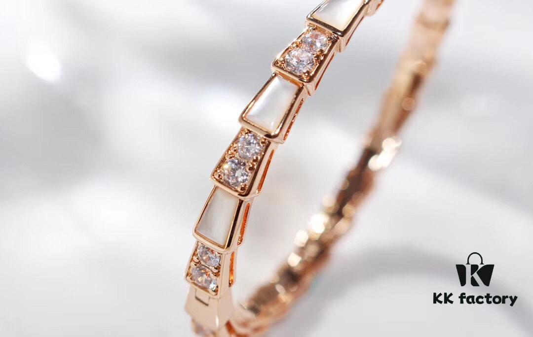 Hot In-Stock Natural Shell Bracelet BVLGARI Classic Reissue Bulgari Snake Bracelet 925 Sterling Silver Thick Gold Plated with Natural Mother of Pearl Elegant Luxury Design