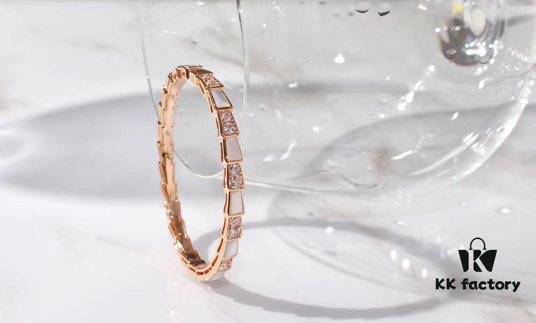 Hot In-Stock Natural Shell Bracelet BVLGARI Classic Reissue Bulgari Snake Bracelet 925 Sterling Silver Thick Gold Plated with Natural Mother of Pearl Elegant Luxury Design