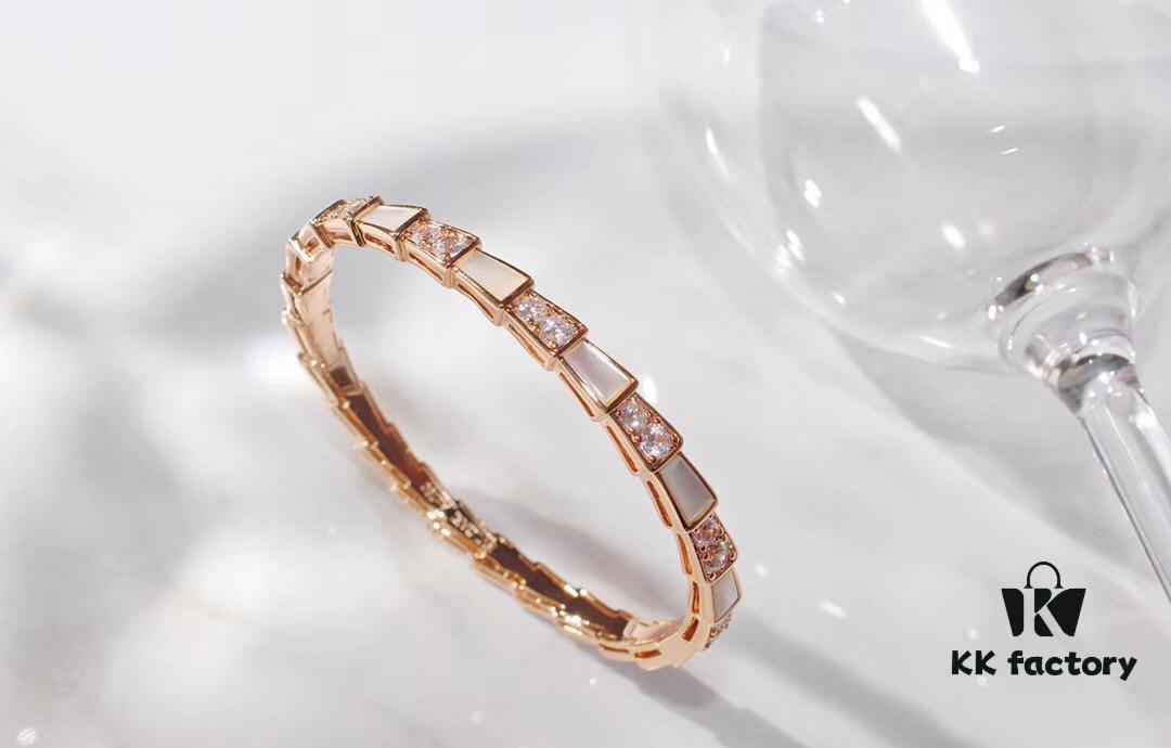 Hot In-Stock Natural Shell Bracelet BVLGARI Classic Reissue Bulgari Snake Bracelet 925 Sterling Silver Thick Gold Plated with Natural Mother of Pearl Elegant Luxury Design