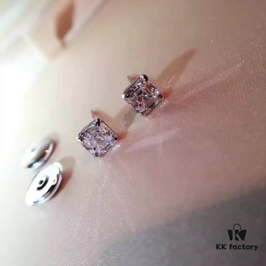 Bvlgari Four-Claw Stud Earrings, As Seen in Picture! Tower-Cut Square Diamond, Simple Yet Elegant!