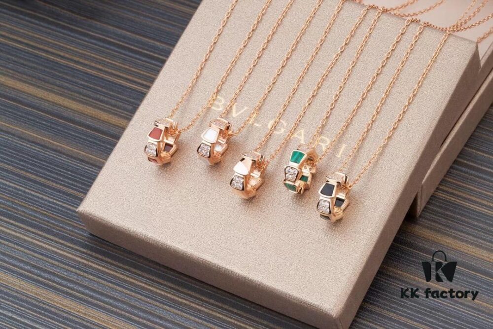 High-End Version Bvlgari BV Snakebone Necklace 925 Sterling Silver Plated with 18K Rose Gold, Polished Gold Finish, Red Carnelian, Black Onyx, Malachite, Pearl Mother-of-Pearl, 5 Colors Available, Embedded with Imported Synthetic High-Carbon Diamonds and Natural Carnelian