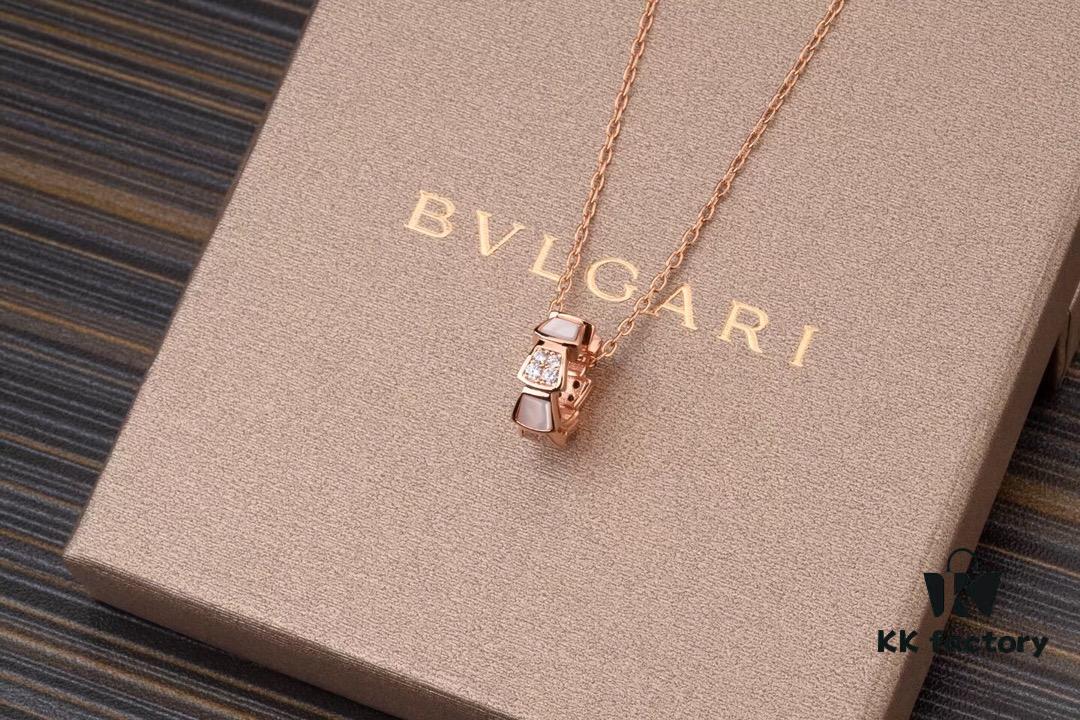 High-End Version Bvlgari BV Snakebone Necklace 925 Sterling Silver Plated with 18K Rose Gold, Polished Gold Finish, Red Carnelian, Black Onyx, Malachite, Pearl Mother-of-Pearl, 5 Colors Available, Embedded with Imported Synthetic High-Carbon Diamonds and Natural Carnelian