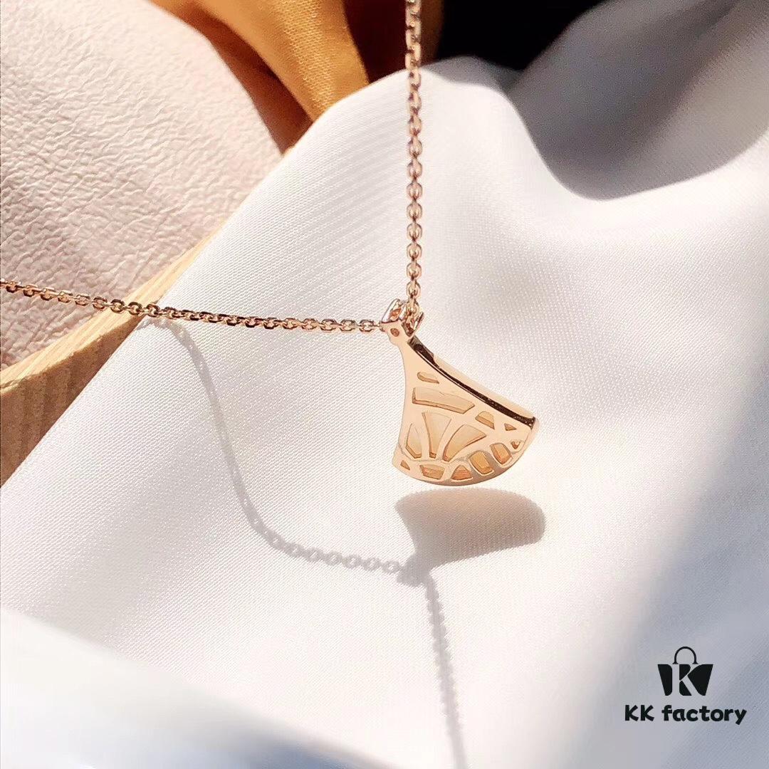 S925 Silver Plated with K-Gold Bulgari Christmas Bestseller Bvlgari DIVAS DREAM Series Mother-of-Pearl Fan Pendant Necklace
