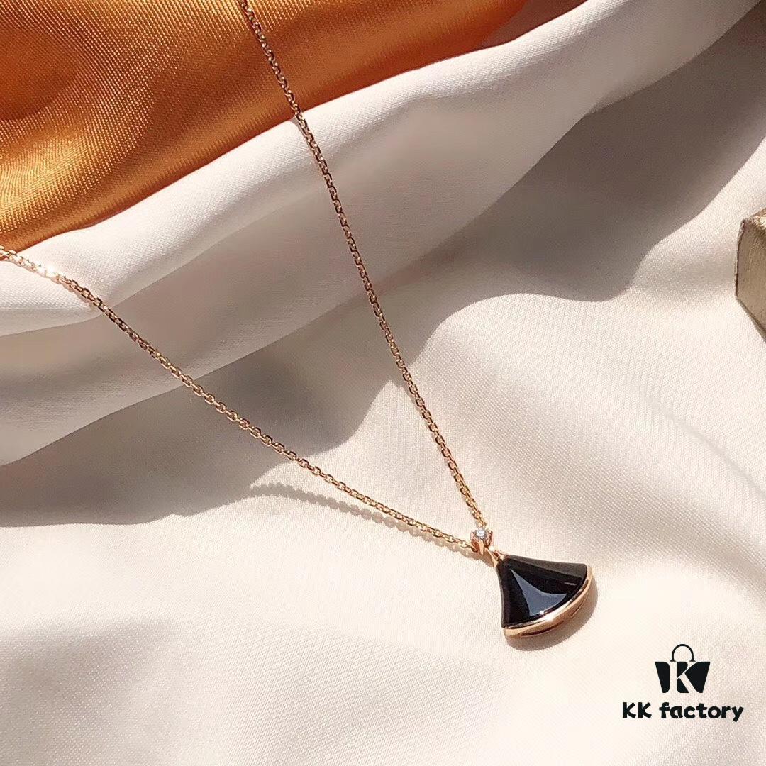 S925 Silver Plated with K-Gold [Bulgari Christmas Bestseller] Bvlgari Divas' Dream Series Mother-of-Pearl Fan Pendant Necklace