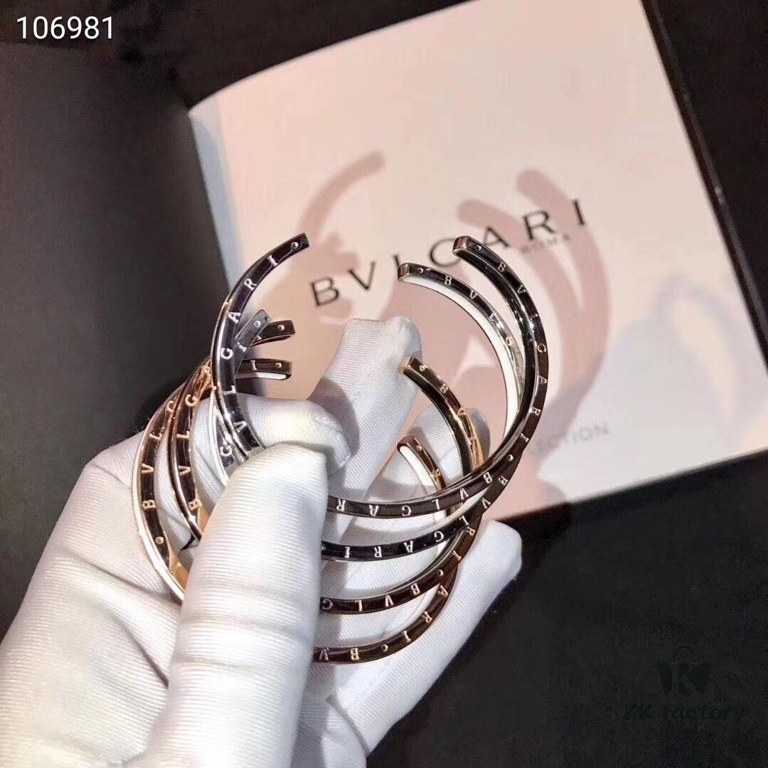 Bvlgari Classic C-Shaped Open Letter Bracelet, Luxury Elegant and Sophisticated Design, High-End Top Quality, CNC Polished Plating, Thick Gold Construction, Adjustable Unisex Style, Hypoallergenic and Fade-Resistant, Black and White Stylish Dual Colors, Fashionable Couple Bracelet