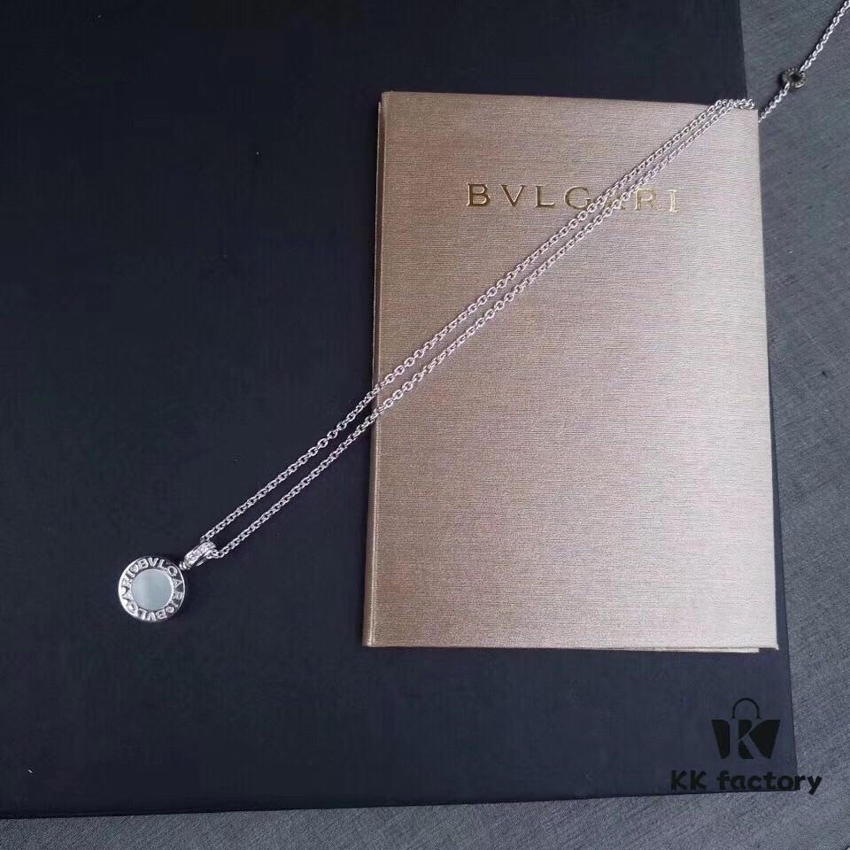 BVLGARI Bulgari Classic Reversible Black and White Ceramic Necklace with Mother-of-Pearl and Onyx