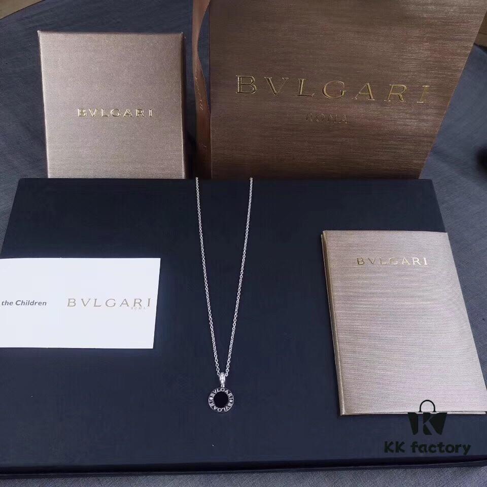 BVLGARI Bulgari Classic Reversible Black and White Ceramic Necklace with Mother-of-Pearl and Onyx