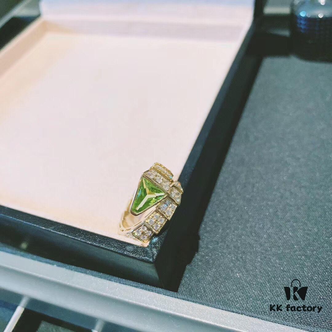 Bvlgari Snake Ring with Peridot - A Luxurious and Fresh Statement Piece