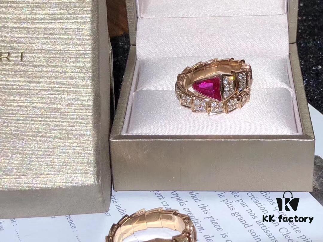 BV-Bvlgari Serpenti Ring! This iconic design is universally recognized! A masterpiece from Bvlgari, wildly popular and adored by many!