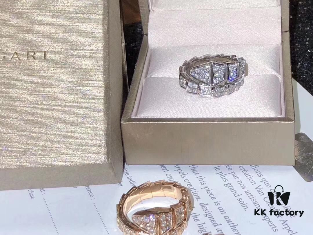 BV-Bvlgari Serpenti Ring! This iconic design is universally recognized! A masterpiece from Bvlgari, wildly popular and adored by many!