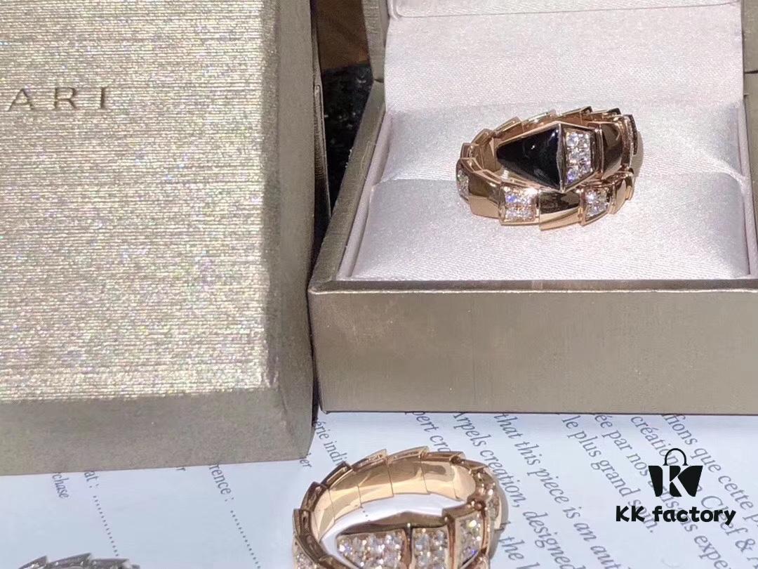 BV-Bvlgari Serpenti Ring! This iconic design is universally recognized! A masterpiece from Bvlgari, wildly popular and adored by many!