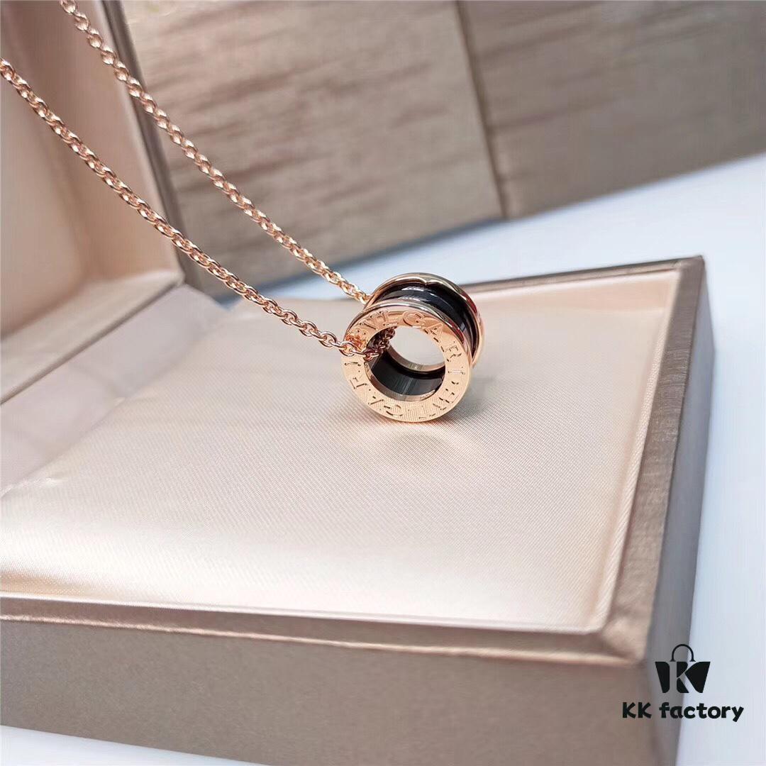 Bvlgari B.zero1 Ceramic Necklace (Non-Diamond Version) – Inspired by the Roman Colosseum's Circular Amphitheater Design