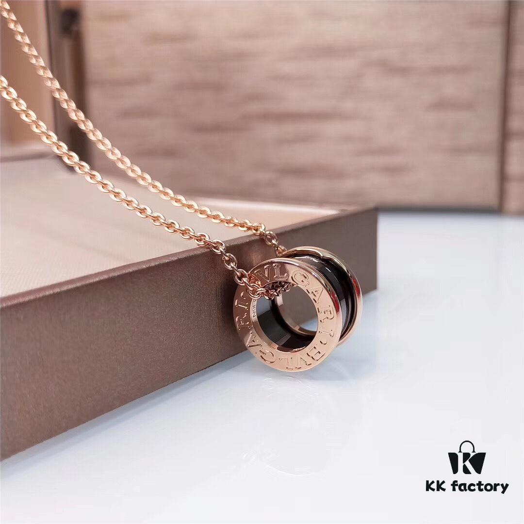Bvlgari B.zero1 Ceramic Necklace (Non-Diamond Version) – Inspired by the Roman Colosseum's Circular Amphitheater Design